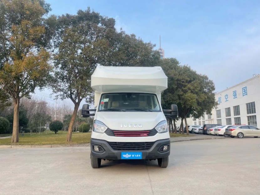 新飞依维柯双拓展房车带您走进第五届郑州房车展，新式旅行，你我共享！3e445e23cdab65d1a4ac02e772f1faa3