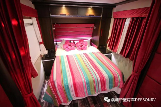 帝盛房车经典系列-10米KTV大床款营地房车0ca4b251375e439ca71b4a0adca96745