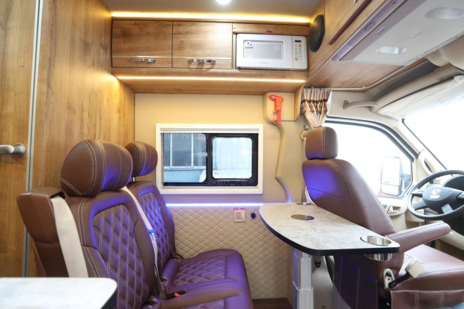 老张定制款——高清实拍2019款顺之旅东风御风白色自动挡B型房车 WLH_5990