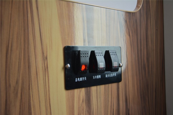 拓锐斯特依维柯C型菁英版 48.8万起 DSC_0179