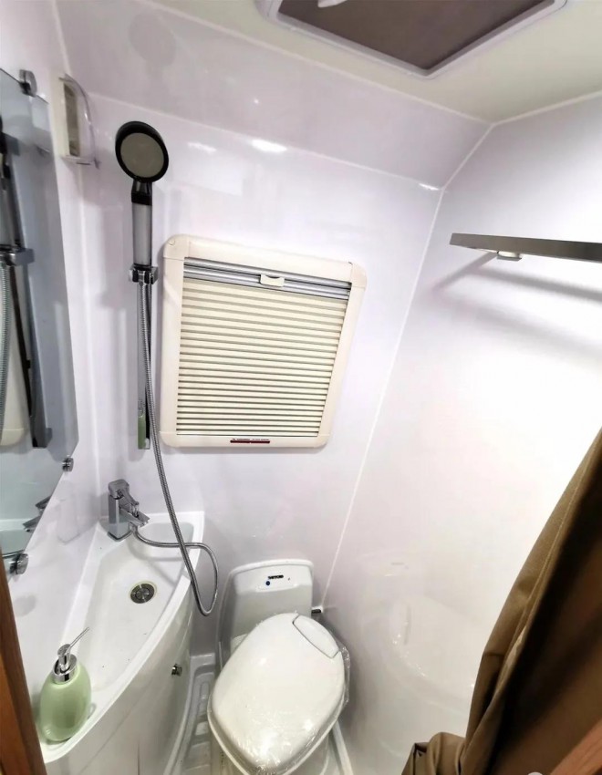 6.5洛阳房车展拓锐斯特房车携“2020款蓝色风暴”全面亮相0522b0309bfb4319a5c1c902892935d4