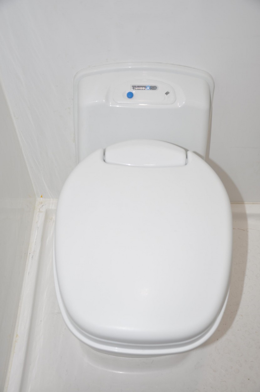 直降50万!独家团购108万即可抢购158万春田奔驰斯宾特524顶配房车 DSC_0271