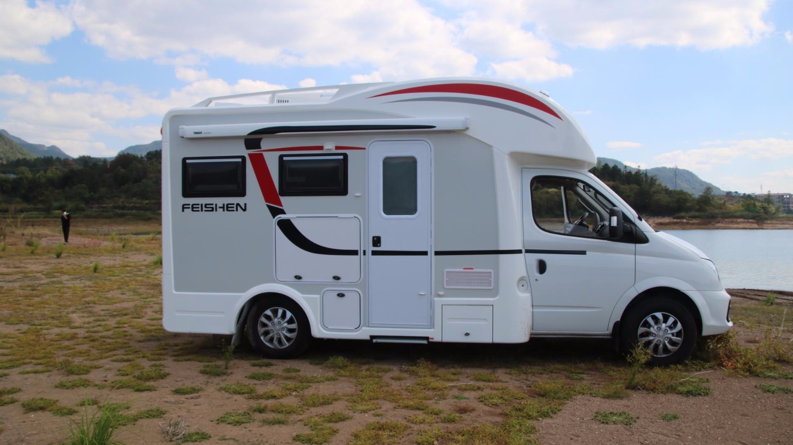 飞神大通v80 2019款经典版-纵床小额头车身外观