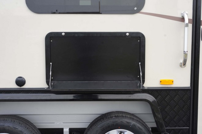 戴德隆翠C19拖挂式营地房车 17万元 _DSC8367