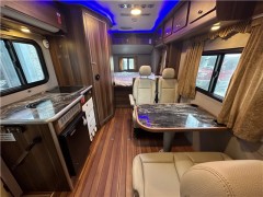 齐星   2019款依维柯后拓展C型房车