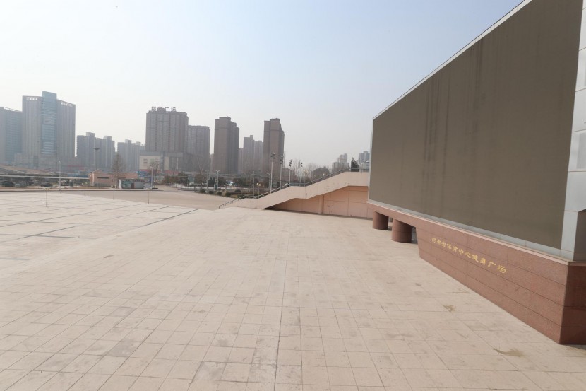 3.31郑州房车展场地河南省体育中心 WLH_2990