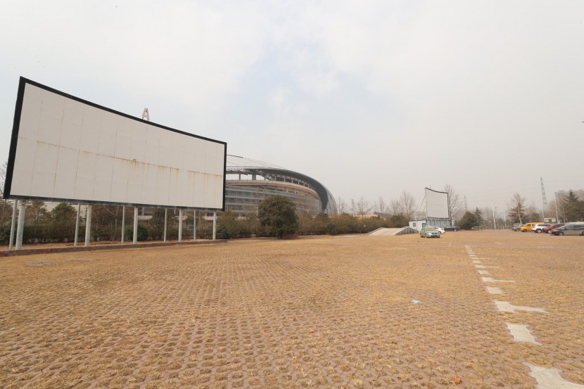 3.31郑州房车展场地河南省体育中心 WLH_2820