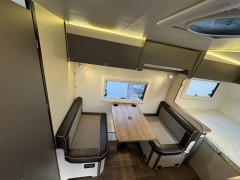 陆潜者房车 2020款高配版
