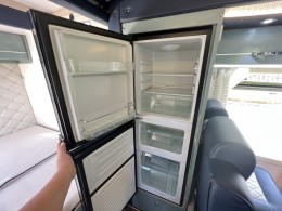中意 三拓展房车