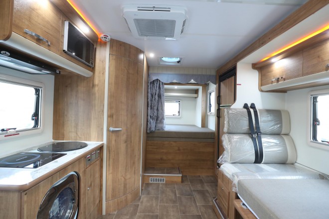 拓锐斯特“欧畅版TIC-621A”依维柯双拓展C型房车 WLH_6831