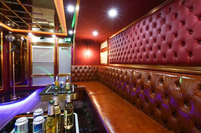 宇通KTV拖挂房车：这，是一条“会唱歌”的推送！