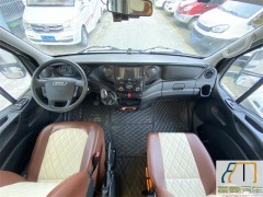 览众 20款览众塞拉依维柯双拓展C型房车