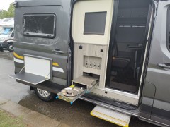 卫航 2021款V550 纵床