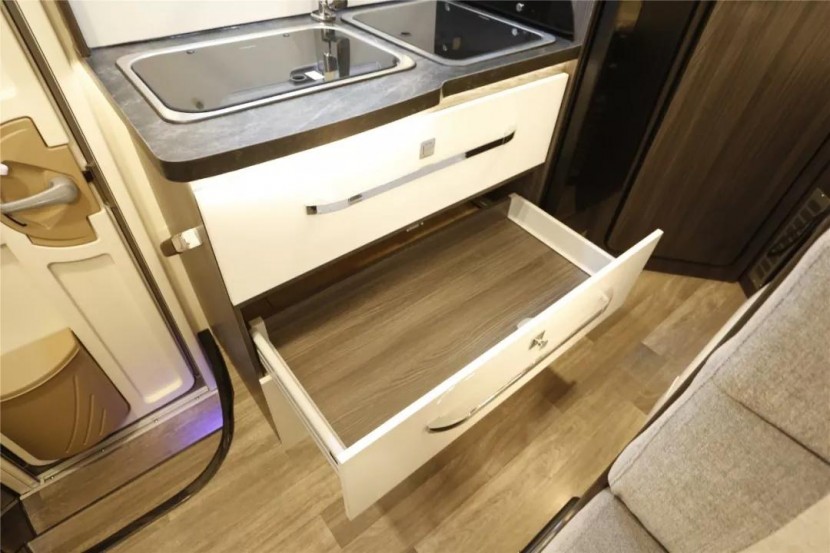 活动|走进铂驰工厂,解密房车生产--铂驰房车年终感恩团购会报名啦!c7e50107d51a4aeb8b93fca282a6c307