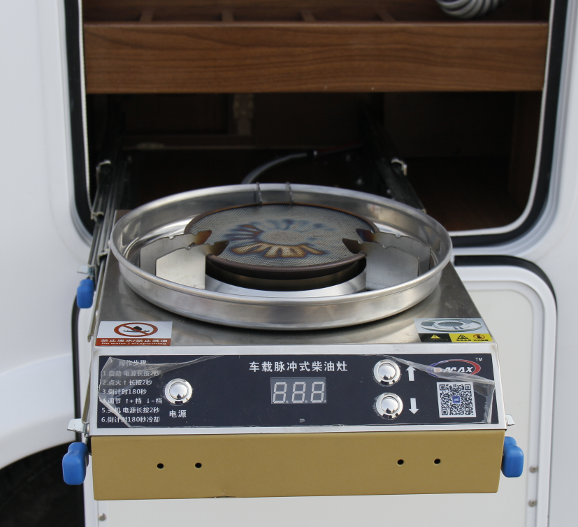 9月2日郑州房车展，巨威福特自动挡小额头房车，星耀华夏，威震中原！6ede4b0dd59c370b08de5003613d205d