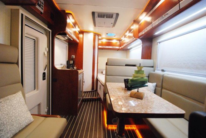 新星罗马假日系列风尚款C600房车 价格：￥76.80万元