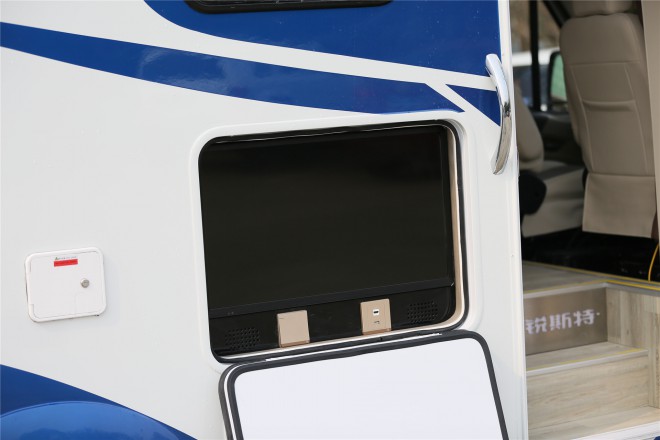 拓锐斯特依维柯C型欧尚版TIC-610A 53.8万起 2E1A3158