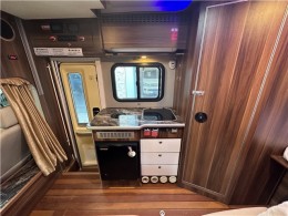 齐星   2019款依维柯后拓展C型房车