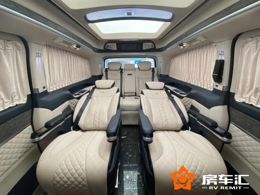 奔驰V-class全隔断MPV商务车，为什么备受老板明星们的喜欢？12.jpg