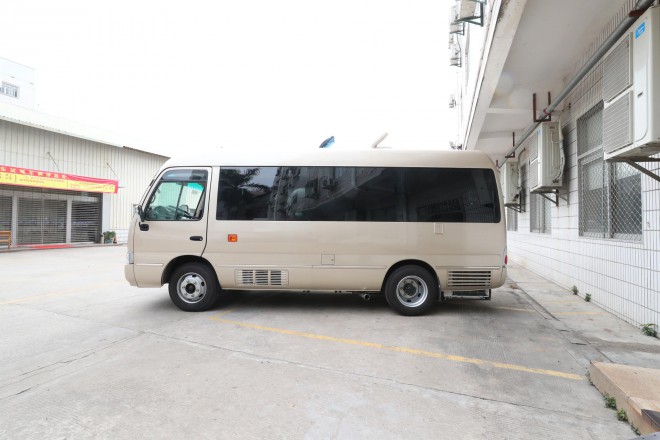 最新2019款佳乐金旅考斯特自动挡房车39.8万元