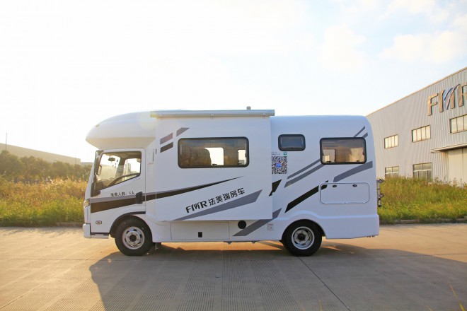 依维柯超越S001-舒适版房车  47.8万元 IMG_7332