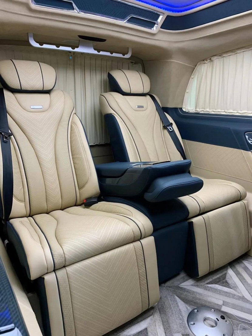 奔驰七座MPV，配行政座舱，龙纹设计，定制！14.jpg