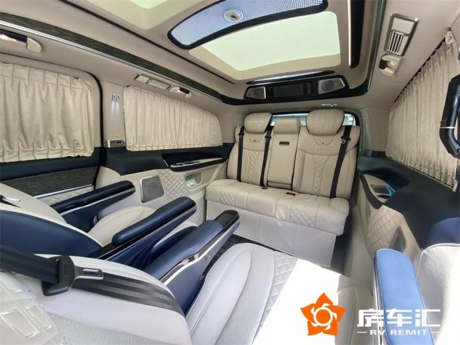 奔驰V-class全隔断MPV商务车,为什么备受老板明星们的喜欢?16.jpg