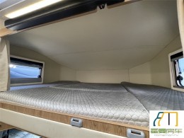 依维柯 2020览众塞拉维双拓展C型房车