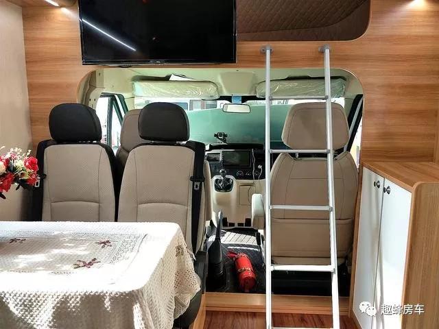 11.23杭州房车展趣蜂房车首创48V不差电房车,全系车型全面亮相杭州展47e8262a87da43a5885e37b225ebd211