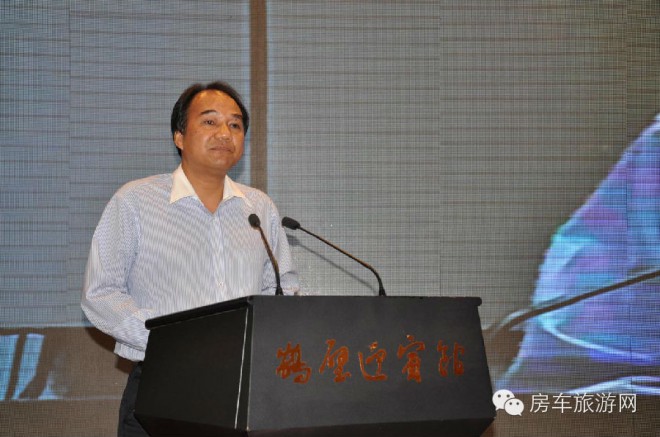 中汽协叶盛基秘书长出席2014中国（鹤壁）电子信息汽车电子电器产业发展合作交流会