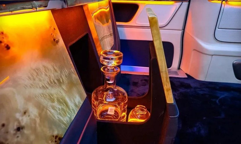 奔驰圣母峰凯旋有哪几款价格配置大全，老板明星的第一选择！7.jpg