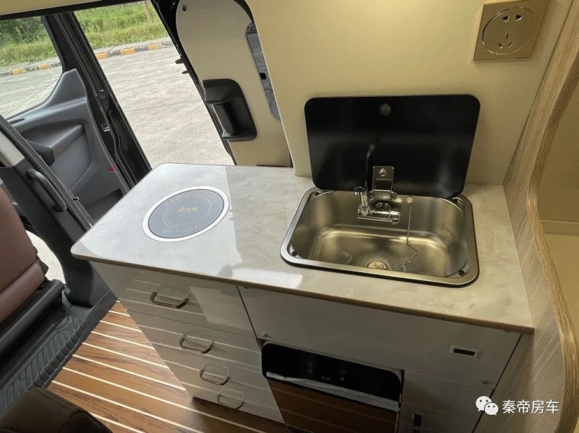 秦帝房车追电系列B型，小小空间，配置齐全！get?code=YmY4NmY2ZjU3YTg3NjFiMDE1YThhZDU5ZWIwODljMjgsMTY2MzU4MTE3MjcyNA==