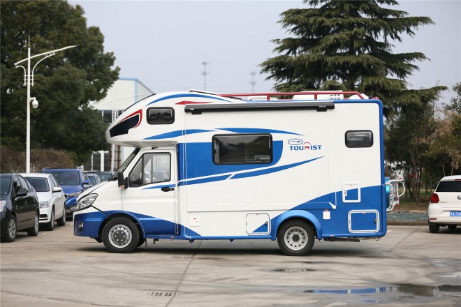 拓锐斯特依维柯C型欧尚版TIC-610A 53.8万起 2E1A3145