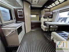 依维柯 2018款依维柯中意极致双拓展C型房车
