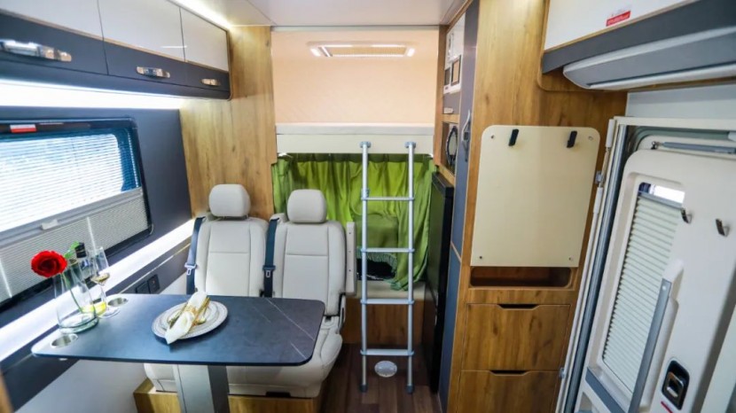 9月2日郑州房车展——法美瑞房车现代，陪你披荆斩棘，踏遍山川！badacb8b3228ab0c415754bece38db0a