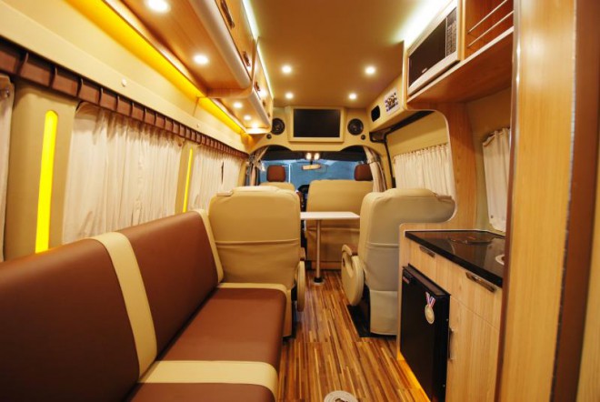新星房车通途系列B600L-加长轴 41.8万元 13-房厢整体前视空间