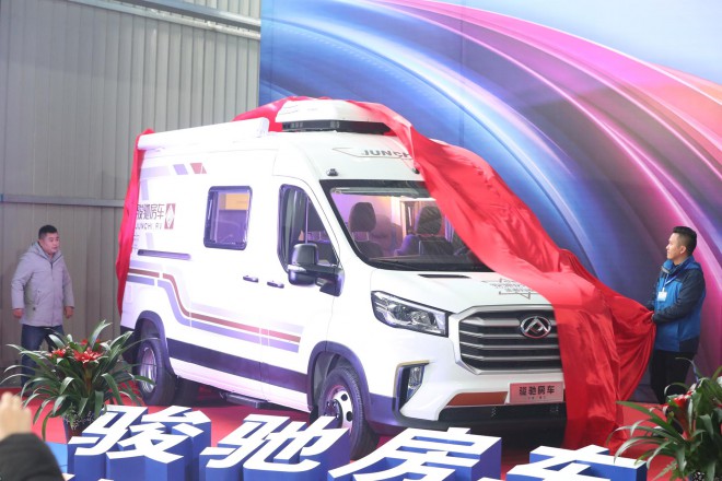 6.5洛阳房车展 升级换代后的硬汉，实拍骏驰2020款B型国六大通V90房车