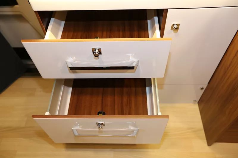 宇通房车：体验专属舒适旅行，国产依维柯单拓房车上线啦~