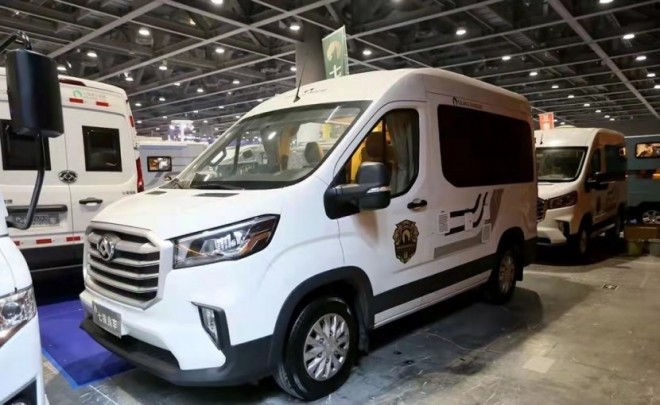 9月2日郑州房车展—七狼V90短轴高顶B型房车，极简主义下的高性价比房车