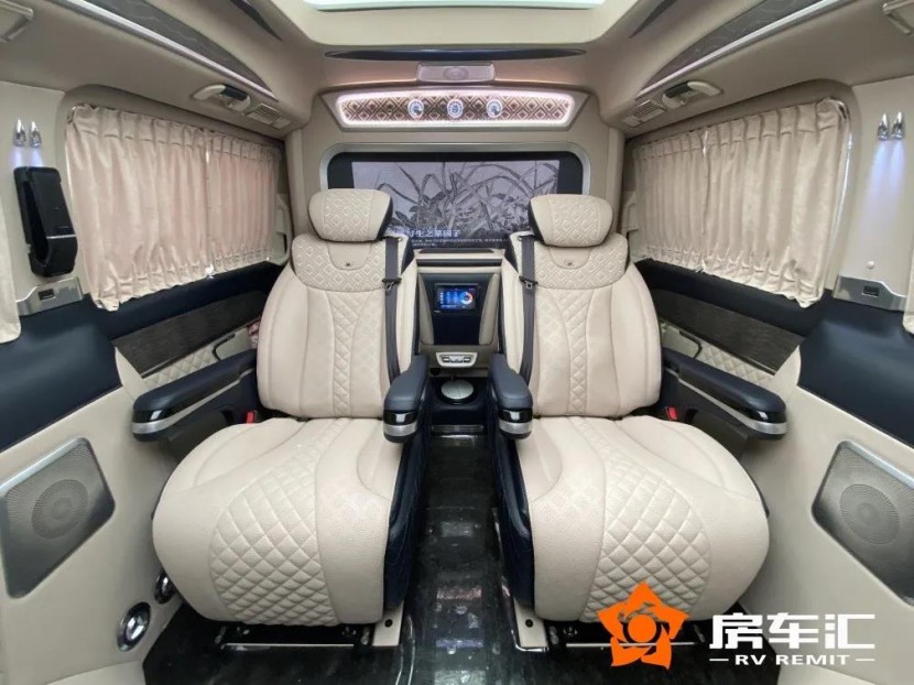 奔驰V-class全隔断MPV商务车，为什么备受老板明星们的喜欢？10.jpg