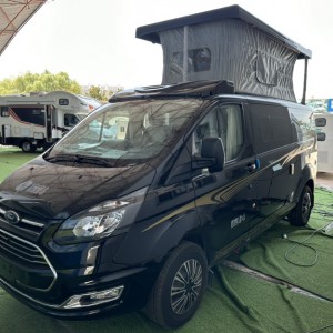 齐星房车 2021款福特全顺升降顶纵置床