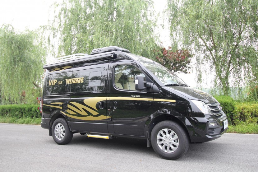卫航房车大通短轴中顶B型旅居款房车 26.8万元 车辆外观 (2)