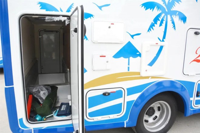 6.5洛阳房车展拓锐斯特房车携“2020款蓝色风暴”全面亮相ed1f9ce30554403c8c69238367b098aa