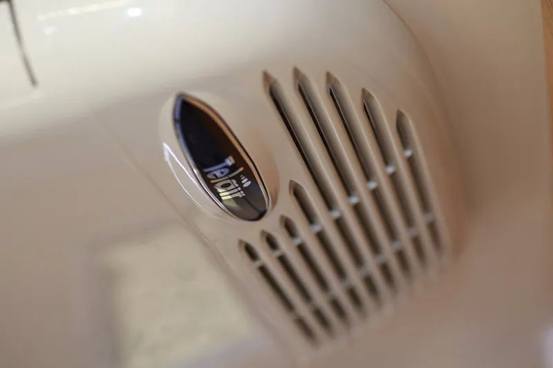 宇通大通V80国六B310舒适版房车（横置床）