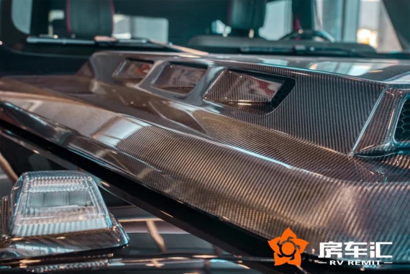 实拍300多万碳纤维打造的奔驰大G，网友：比任何SUV回头率都高7.jpg