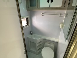 爱旅途 2020款依维柯小额头