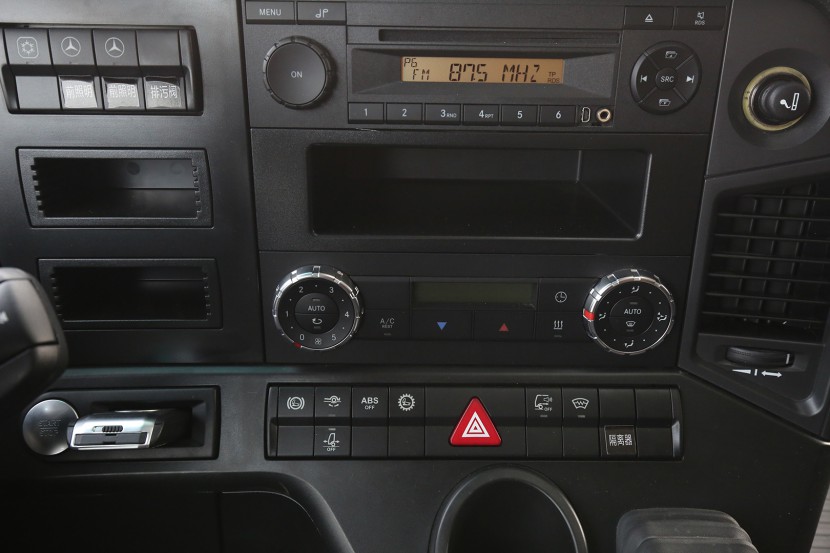 德野man8X8越野房车领航者F-诺马迪森房车荒野壹号驰骋无界这是描述信息