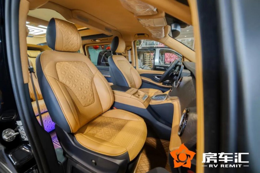 全新奔驰V-Class商务车牛年开局，提供专属你的五星级体验！5.jpg
