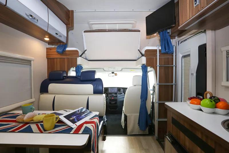 实用性满分，这款宇通国产依维柯无拓上下铺房车让你秒回“青葱岁月”！5c701230dc824ab799f96b4d8f141181