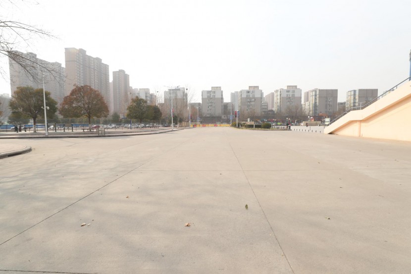 3.31郑州房车展场地河南省体育中心 WLH_3475